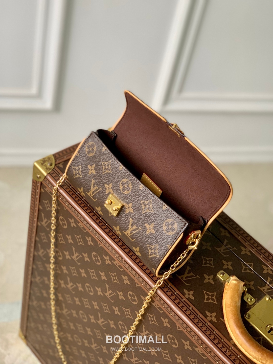 루이비통 포쉐트 카밀 모노그램 캔버스 레더 트리밍 S락 체인 브라운 숄더백 Louis Vuitton Pochette Camille Monogram Canvas Leather Trim S-Lock Chain Brown Shoulder Bag M13566 20.5cm 9