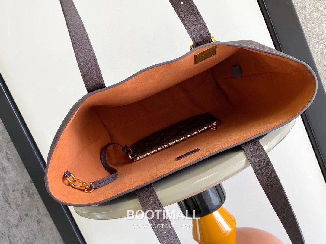 루이비통 로우키 카바스 미디엄 그레인 카우하이드 레더 락장식 브라운 토트백 Louis Vuitton Low Key Cabas Medium Grain Cowhide Leather Lock Detail Brown Tote Bag M25342 47cm 8