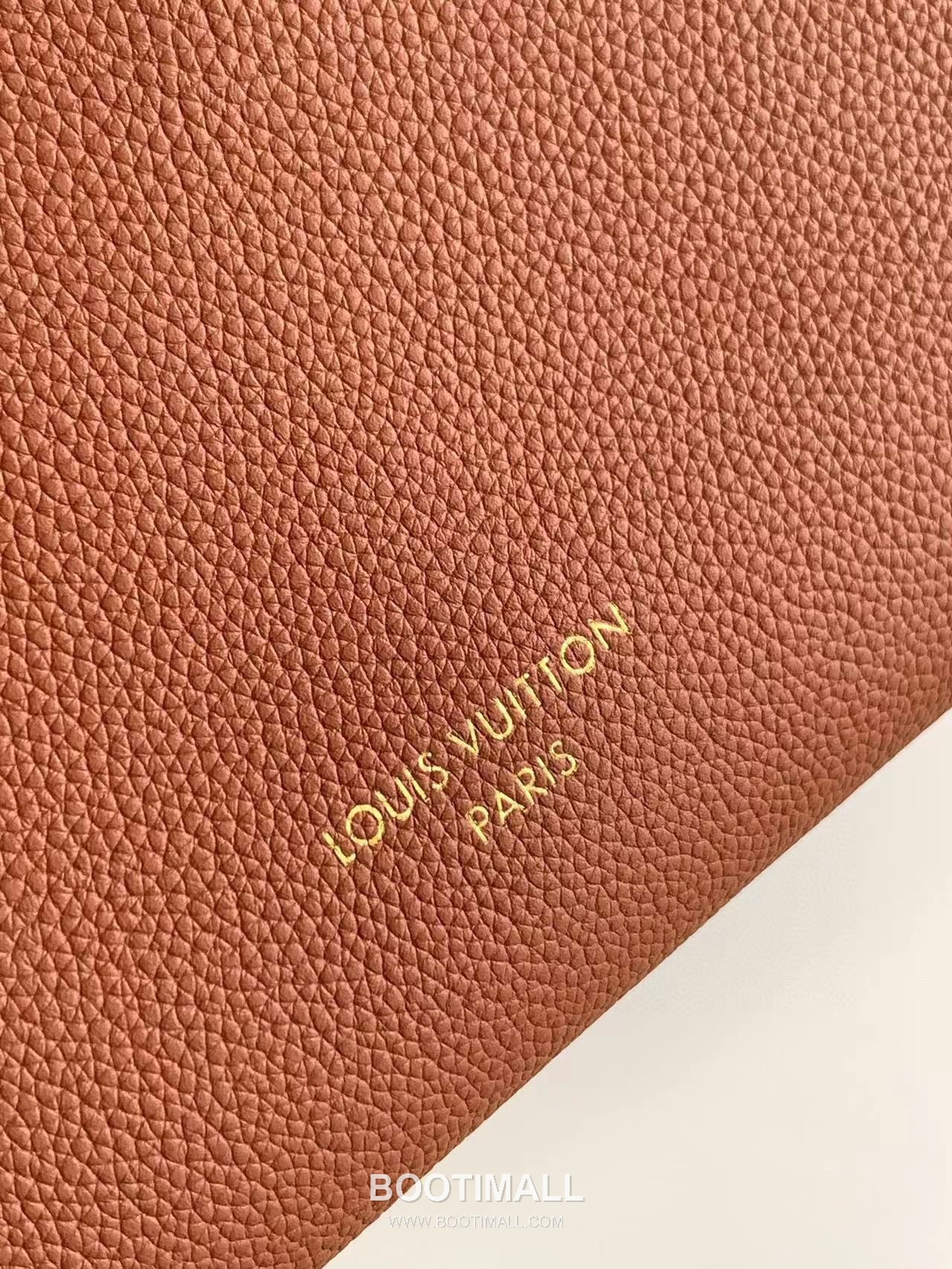 루이비통 로우키 카바스 미디엄 그레인 카우하이드 레더 락장식 브라운 토트백 Louis Vuitton Low Key Cabas Medium Grain Cowhide Leather Lock Detail Brown Tote Bag M25343 47cm 6