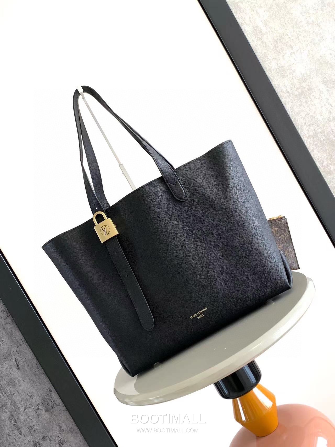 루이비통 로우키 카바스 미디엄 그레인 카우하이드 레더 락장식 블랙 토트백 Louis Vuitton Low Key Cabas Medium Grain Cowhide Leather Lock Detail Brown Tote Bag M25341 47cm 1
