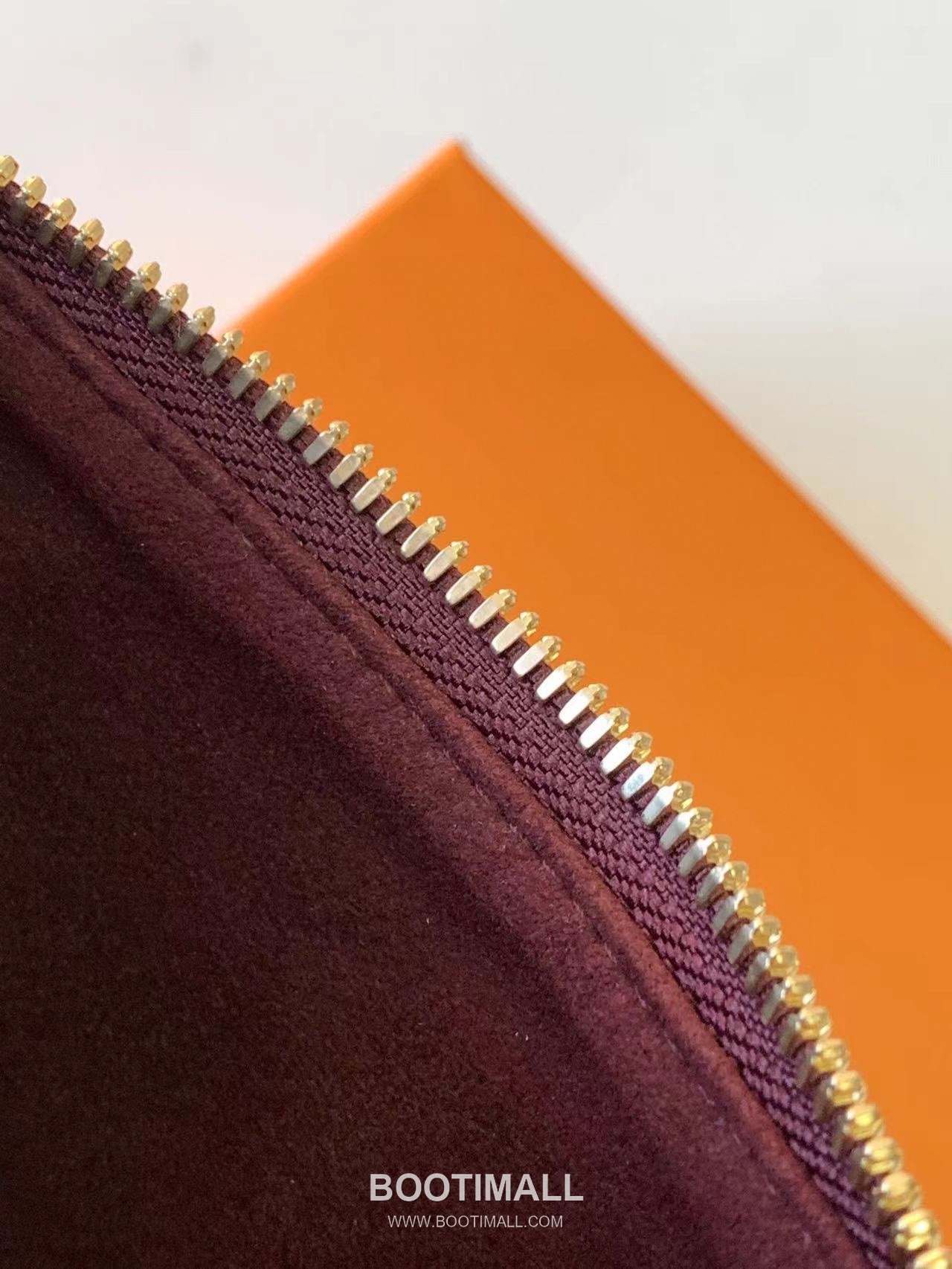 루이비통 이지 파우치 모노그램 레더 체인 D링 샌드 숄더백 브라운 Louis Vuitton Easy Pouch Monogram Leather Chain D-Ring Sand Shoulder Bag M80349 19cm 9