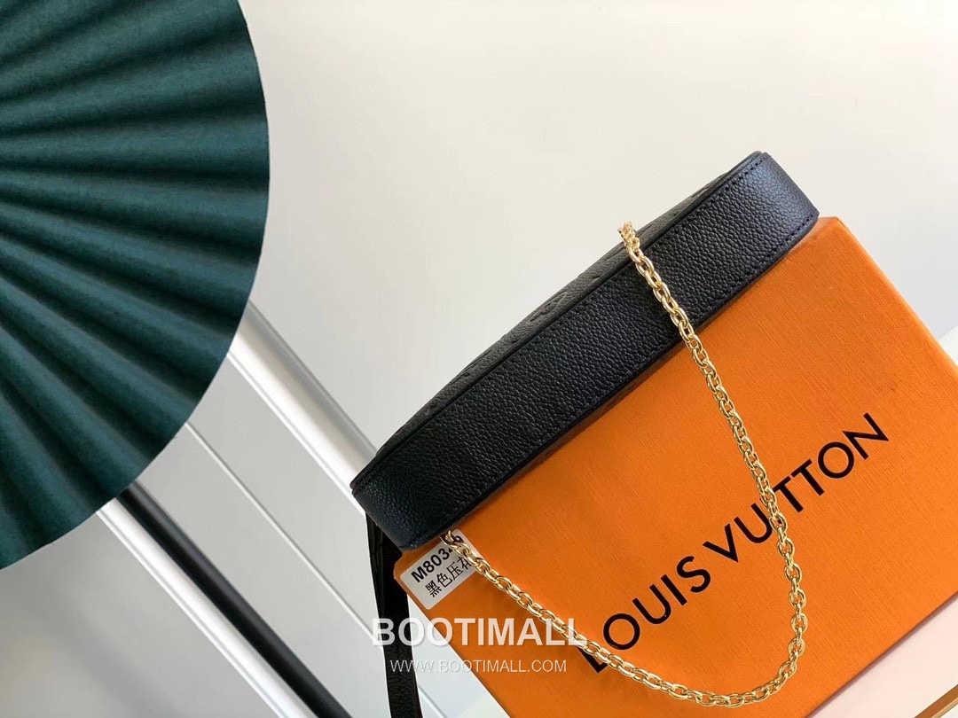 루이비통 이지 파우치 모노그램 레더 체인 D링 샌드 숄더백 블랙 Louis Vuitton Easy Pouch Monogram Leather Chain D-Ring Sand Shoulder Bag M80349 19cm 5