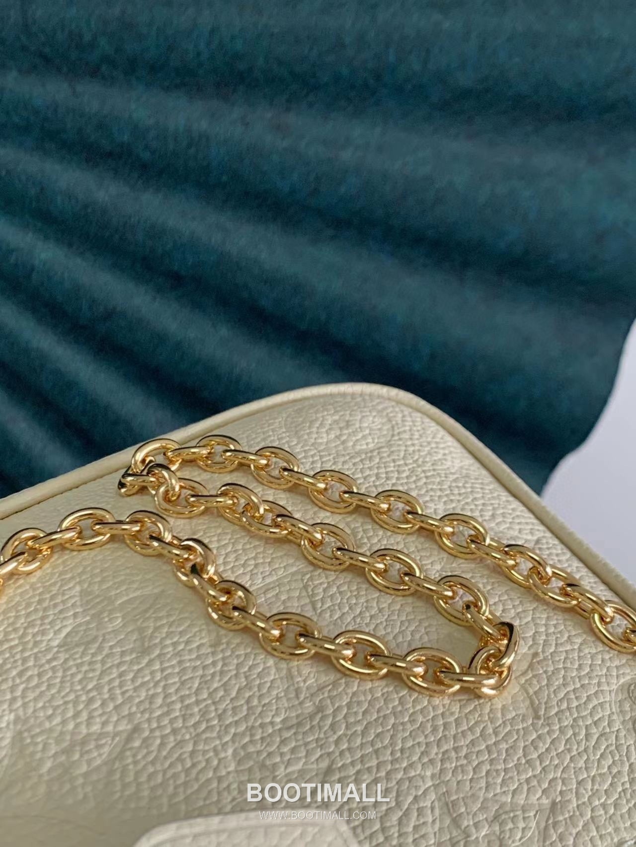 루이비통 이지 파우치 모노그램 레더 체인 D링 샌드 숄더백 D카키 Louis Vuitton Easy Pouch Monogram Leather Chain D-Ring Sand Shoulder Bag M80349 19cm 7