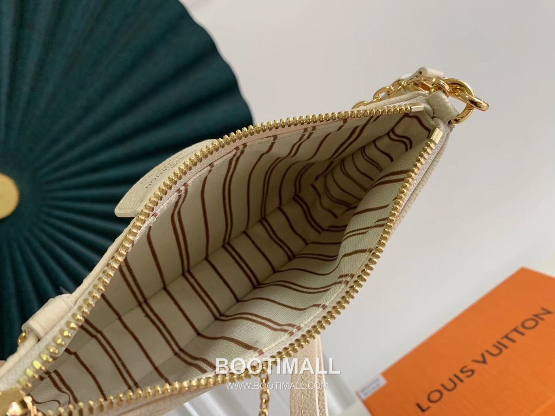 루이비통 이지 파우치 모노그램 레더 체인 D링 샌드 숄더백 D카키 Louis Vuitton Easy Pouch Monogram Leather Chain D-Ring Sand Shoulder Bag M80349 19cm 8