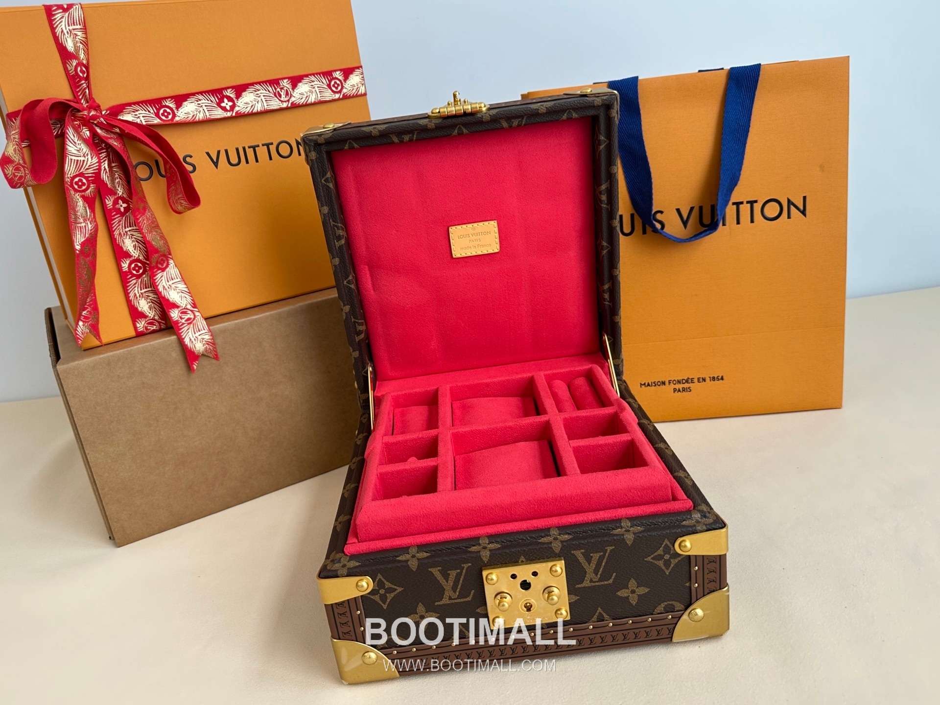 루이비통 주얼리 케이스 벨벳 라이닝 S락 메탈코너 브라운 보관함 Louis Vuitton Jewelry Case Velvet Lining S-Lock Metal Corner Brown Storage Case M4700SP 23cm 7