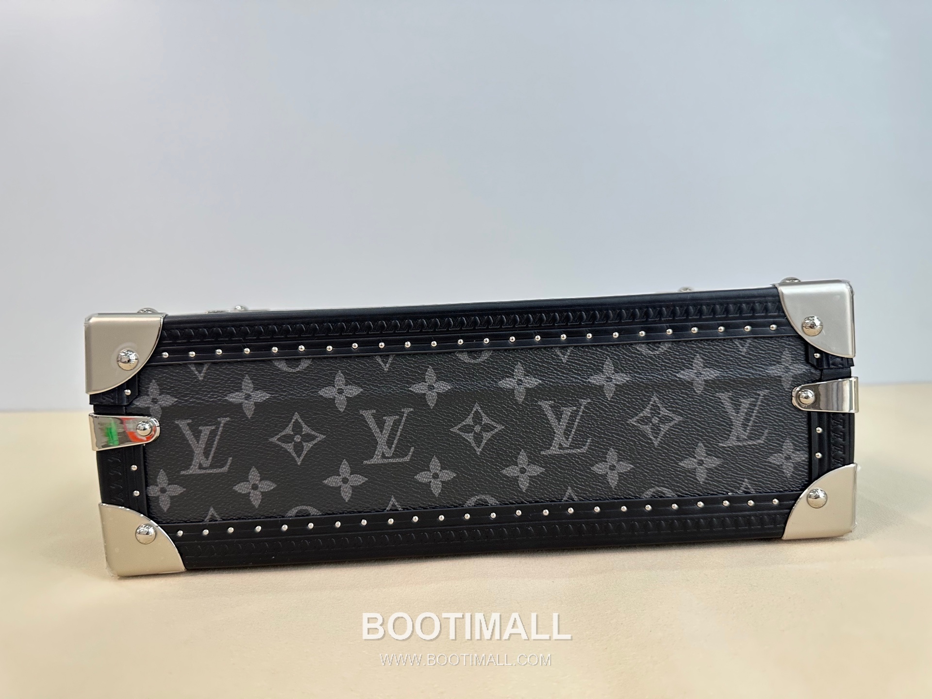 루이비통 워치 케이스 8구 모노그램 캔버스 벨벳 라이닝 실버 하드 트렁크 브라운 보관함 Louis Vuitton Watch Case 8 Slots Monogram Canvas Velvet Lining Silver Hardware Hard Trunk Brown Storage Case M4700B 34cm 2