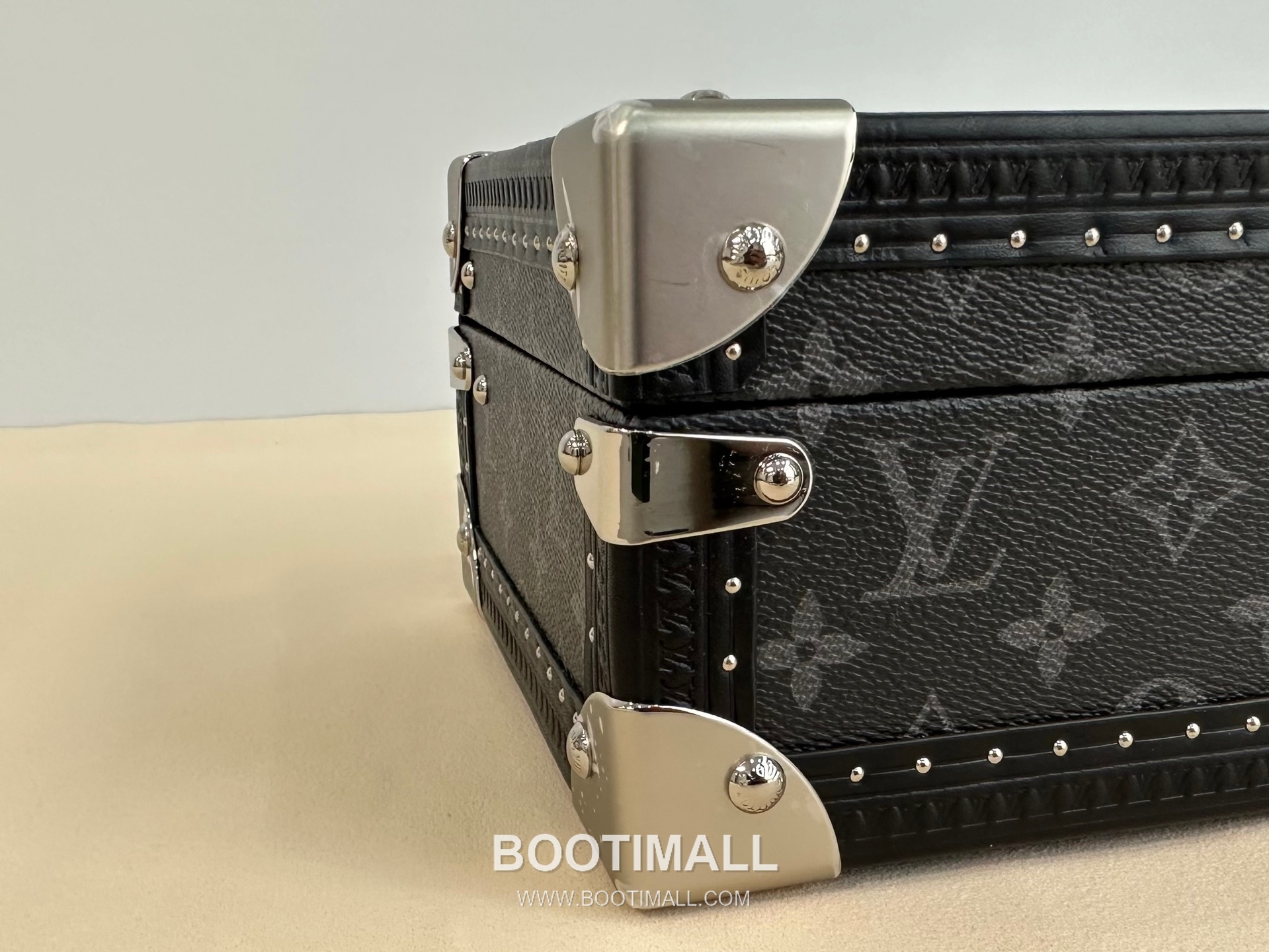 루이비통 워치 케이스 8구 모노그램 캔버스 벨벳 라이닝 실버 하드 트렁크 브라운 보관함 Louis Vuitton Watch Case 8 Slots Monogram Canvas Velvet Lining Silver Hardware Hard Trunk Brown Storage Case M4700B 34cm 3