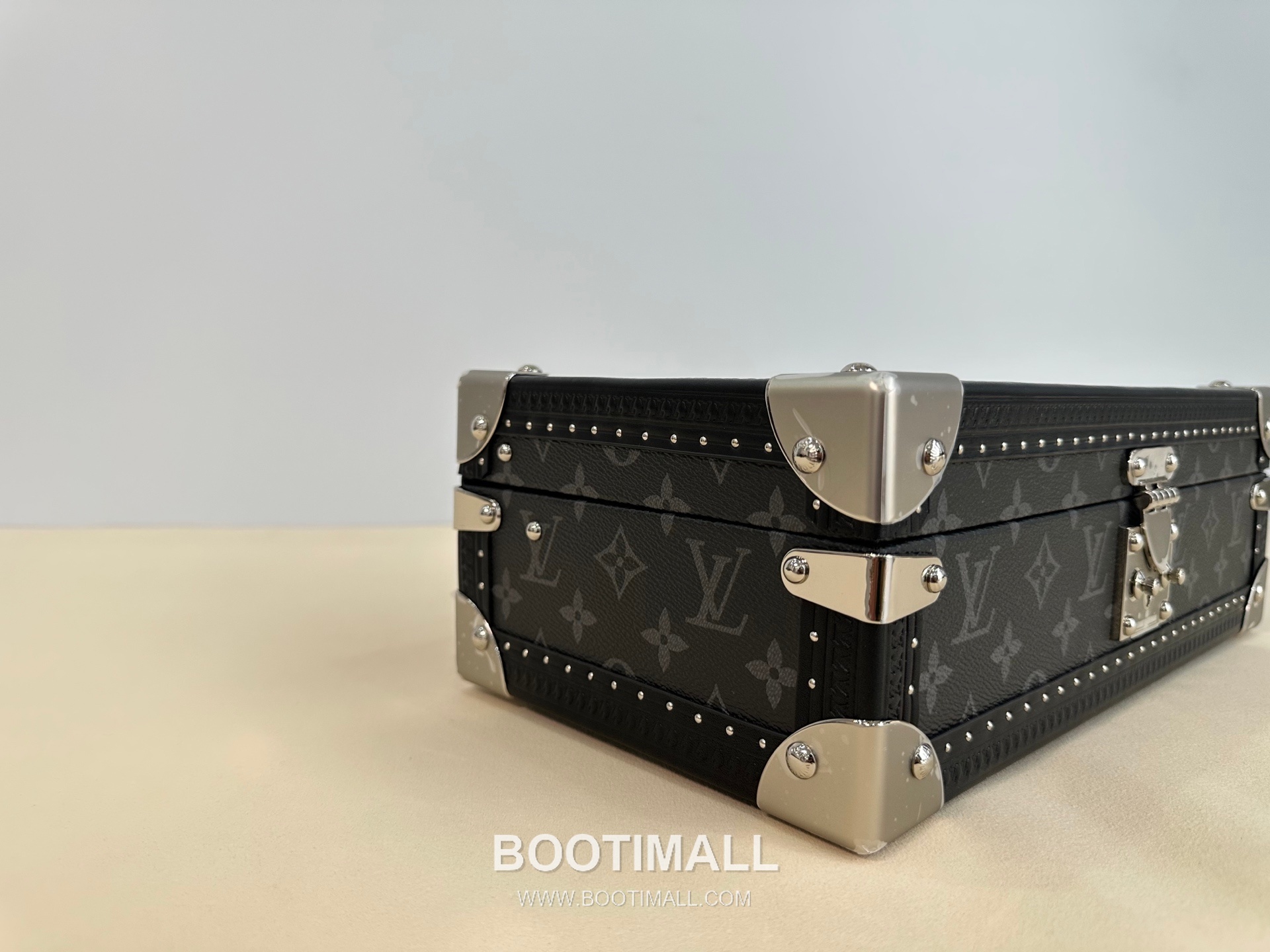 루이비통 워치 케이스 8구 모노그램 캔버스 벨벳 라이닝 실버 하드 트렁크 브라운 보관함 Louis Vuitton Watch Case 8 Slots Monogram Canvas Velvet Lining Silver Hardware Hard Trunk Brown Storage Case M4700B 34cm 4