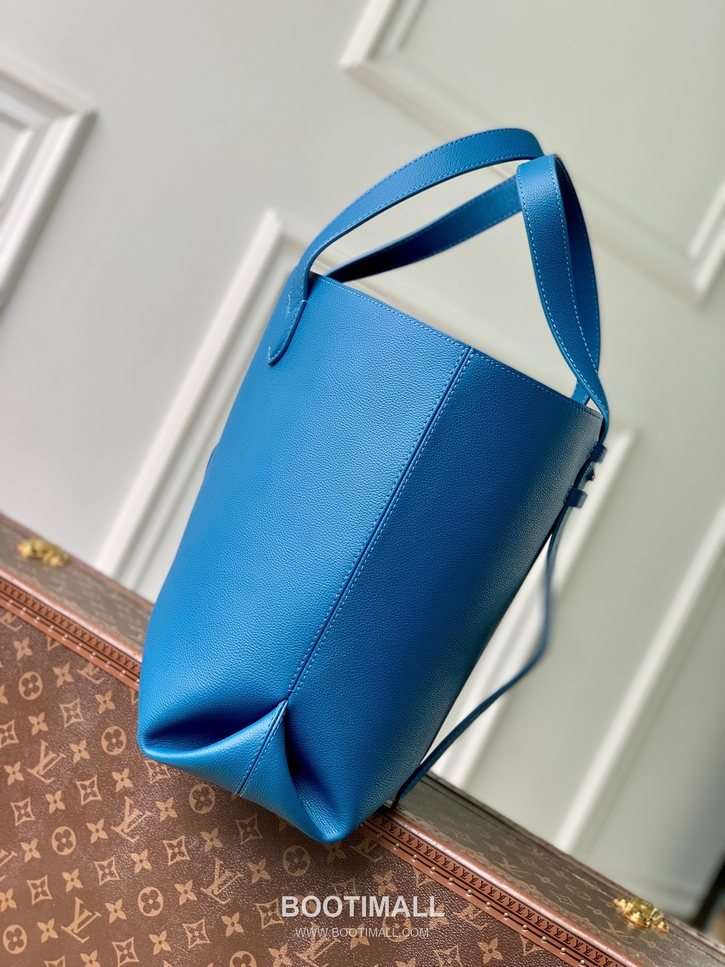 루이비통 로우키 카바스 미디엄 그레인 카우하이드 레더 락장식 블루 토트백 Louis Vuitton Low Key Cabas Medium Grain Cowhide Leather Lock Detail Blue Tote Bag M25341 47cm 2
