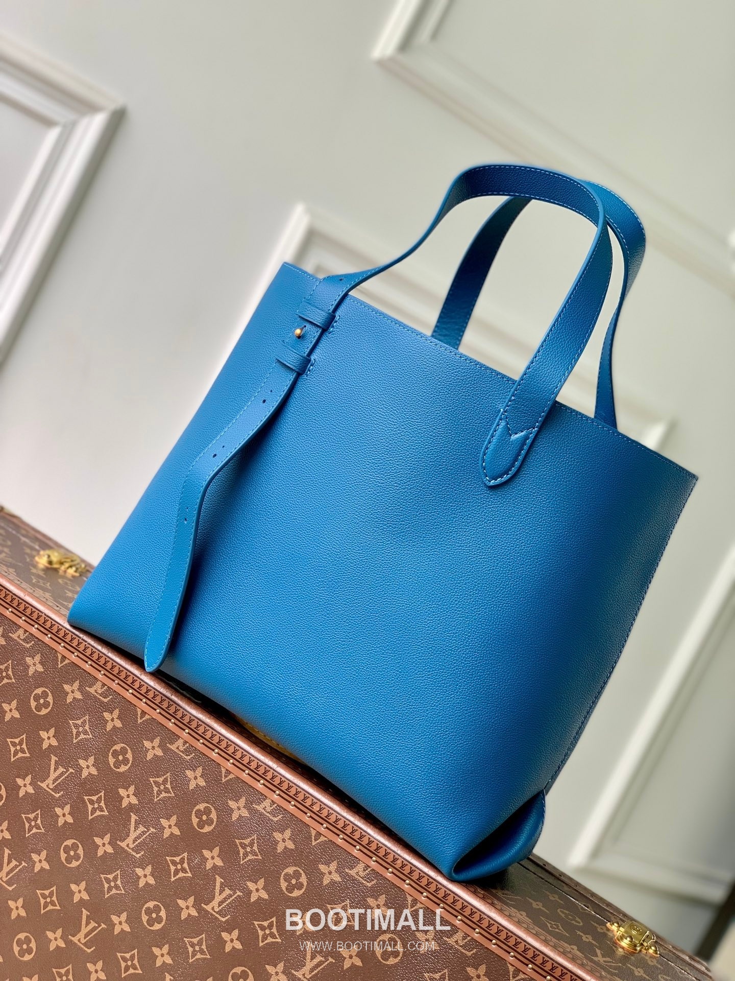 루이비통 로우키 카바스 미디엄 그레인 카우하이드 레더 락장식 블루 토트백 Louis Vuitton Low Key Cabas Medium Grain Cowhide Leather Lock Detail Blue Tote Bag M25341 47cm 3