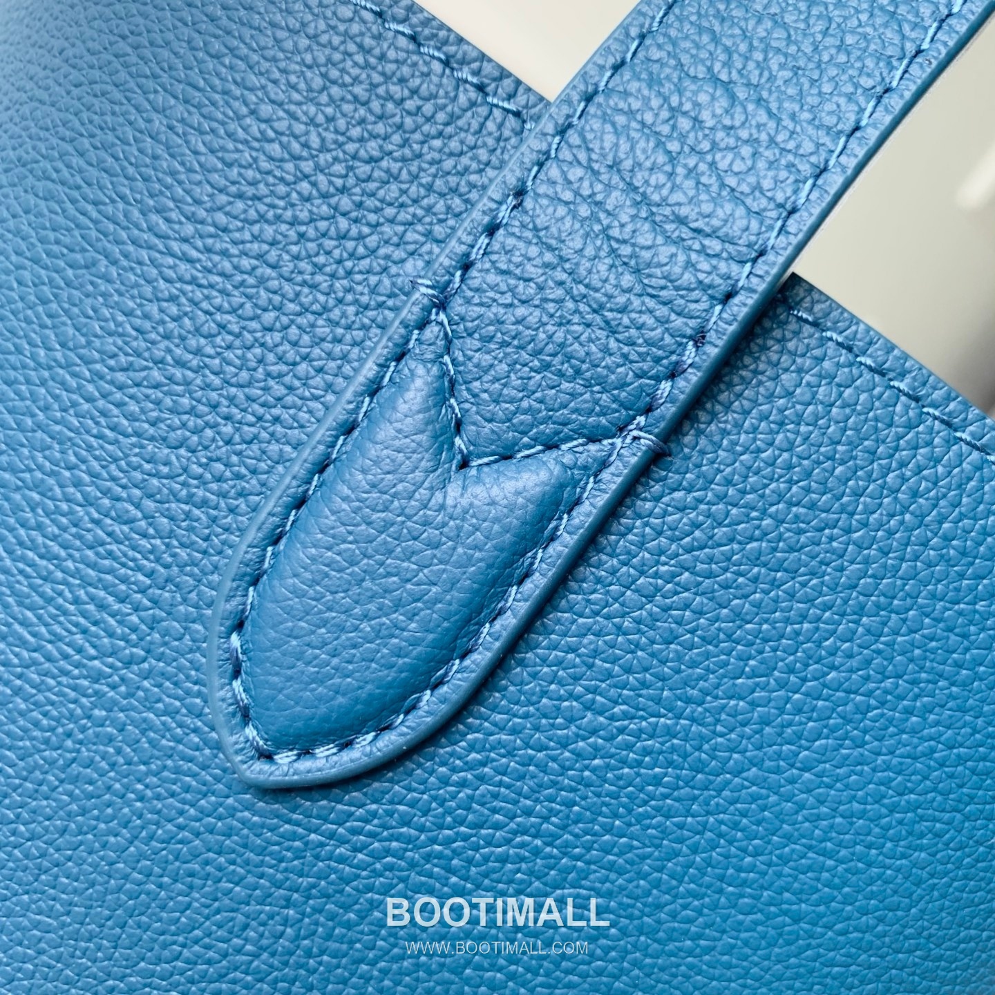 루이비통 로우키 카바스 미디엄 그레인 카우하이드 레더 락장식 블루 토트백 Louis Vuitton Low Key Cabas Medium Grain Cowhide Leather Lock Detail Blue Tote Bag M25341 47cm 7