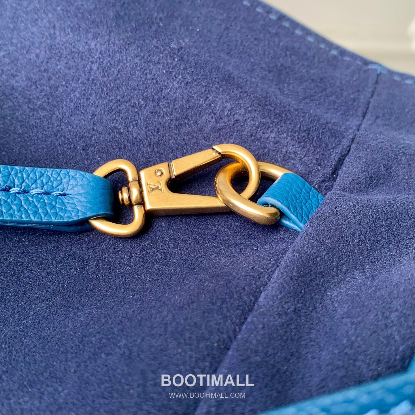 루이비통 로우키 카바스 미디엄 그레인 카우하이드 레더 락장식 블루 토트백 Louis Vuitton Low Key Cabas Medium Grain Cowhide Leather Lock Detail Blue Tote Bag M25341 47cm 9