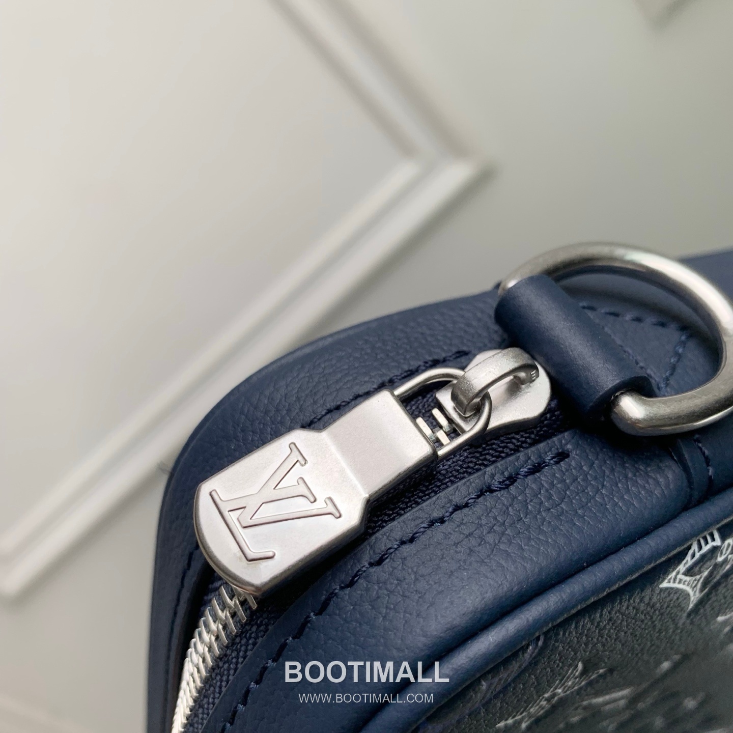 루이비통 트리오 메신저 모노그램 쉐도우 레더 그라데이션 포켓 블랙 크로스백 Louis Vuitton Trio Messenger Monogram Shadow Leather Gradient Pocket Black Crossbody Bag M28618 25cm 6