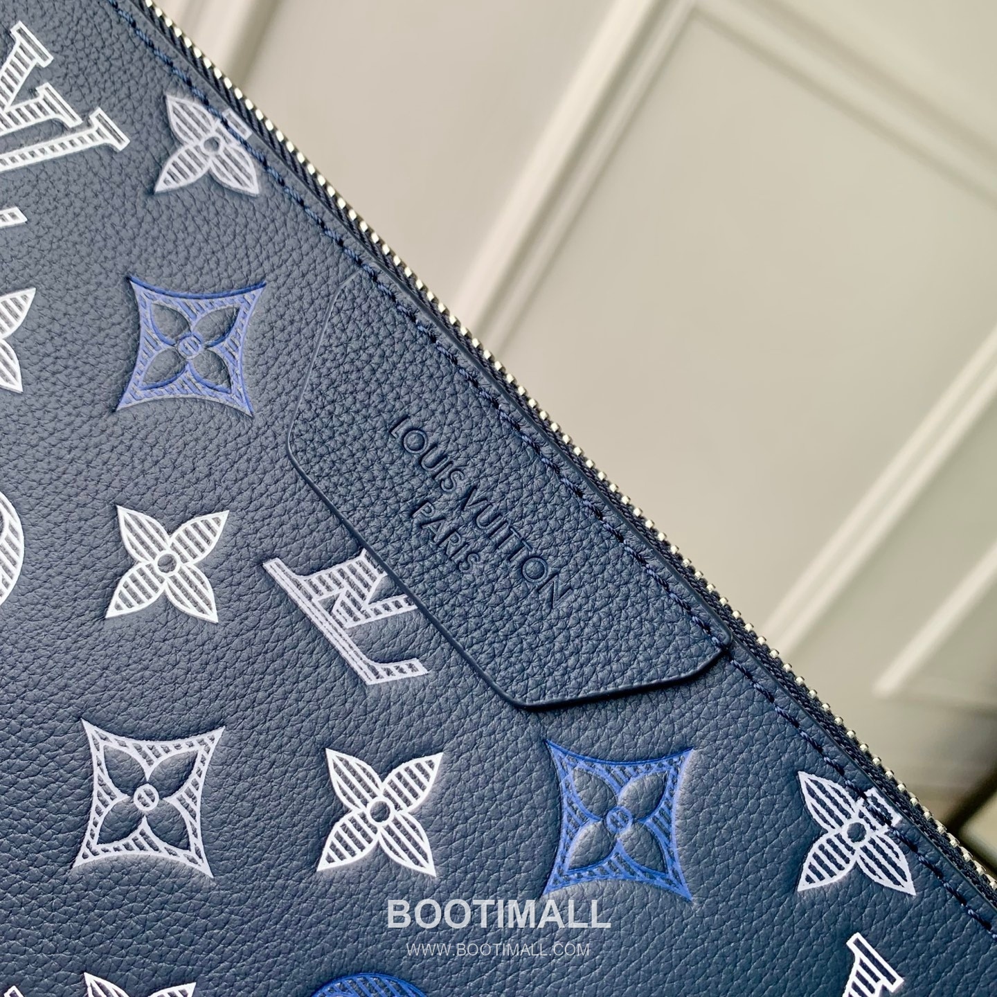 루이비통 트리오 메신저 모노그램 쉐도우 레더 그라데이션 포켓 블랙 크로스백 Louis Vuitton Trio Messenger Monogram Shadow Leather Gradient Pocket Black Crossbody Bag M28618 25cm 8