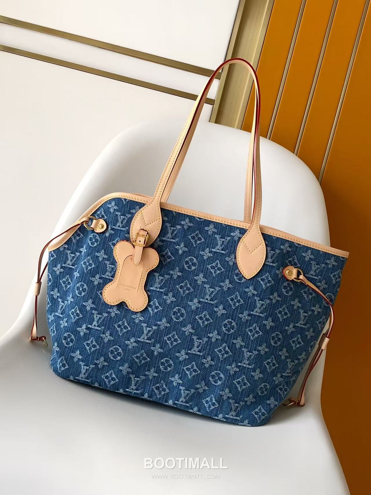 루이비통 네버우프 미디엄 모노그램 데님 레더 트리밍 펫 캐리어 블루 토트백 Louis Vuitton Neverwoof Medium Monogram Denim Leather Trim Pet Carrier Blue Tote Bag M28052 31cm 1