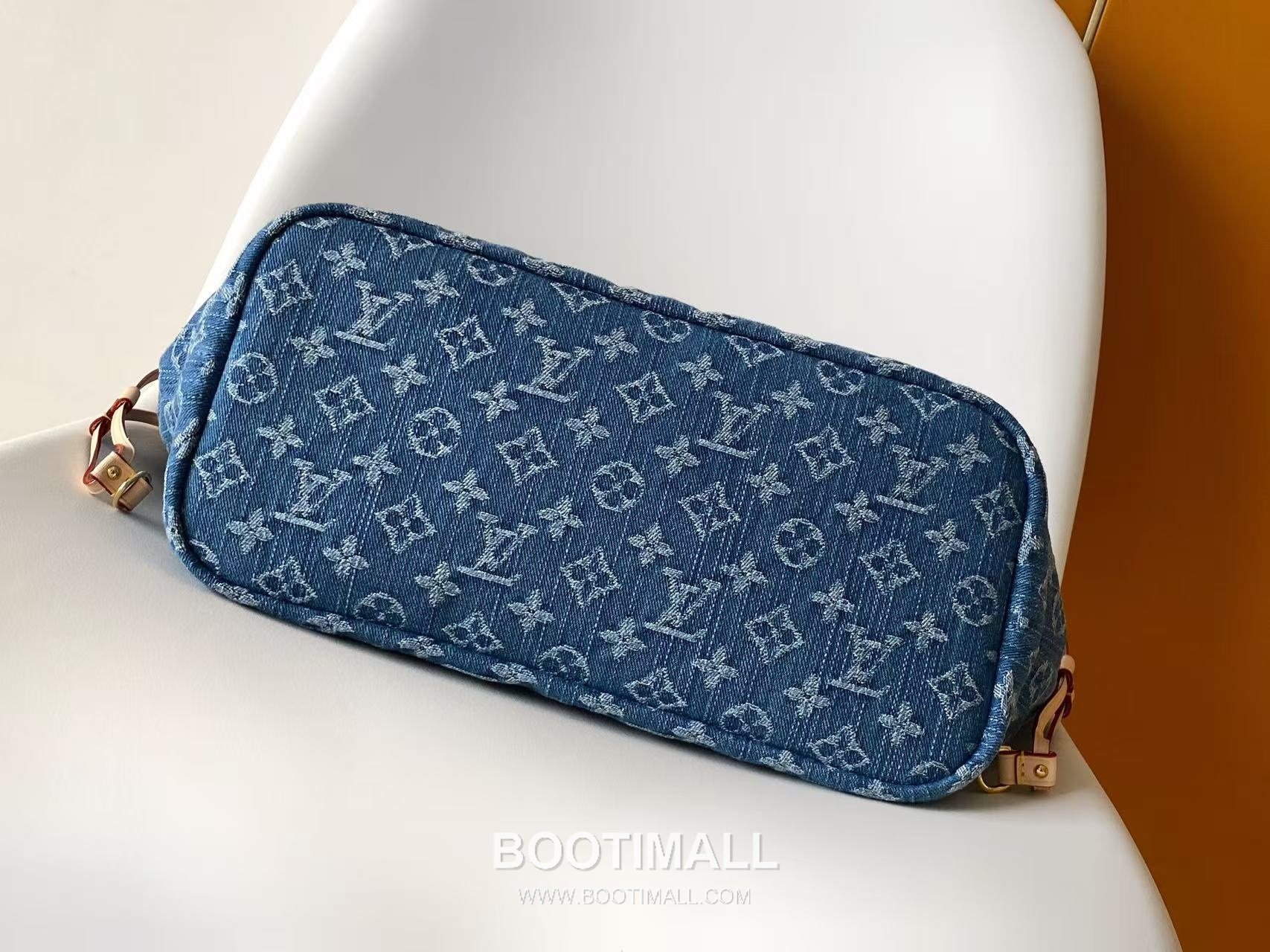 루이비통 네버우프 미디엄 모노그램 데님 레더 트리밍 펫 캐리어 블루 토트백 Louis Vuitton Neverwoof Medium Monogram Denim Leather Trim Pet Carrier Blue Tote Bag M28052 31cm 4