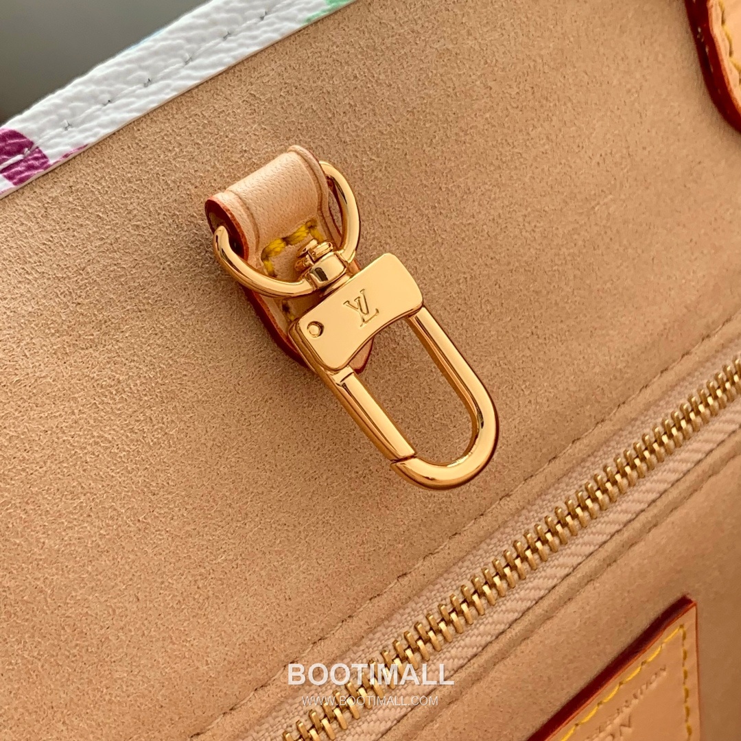 루이비통 온더고 미디엄 모노그램 멀티컬러 캔버스 레더 트리밍 트렁크코너 브라운 토트백 Louis Vuitton OnTheGo Medium Monogram Multicolor Canvas Leather Trim Trunk Corner Brown Tote Bag M13079 35cm 7