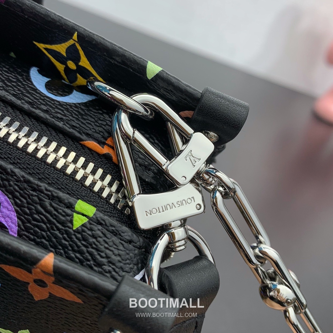 루이비통 온더고 이스트웨스트 모노그램 멀티컬러 코팅 캔버스 레더 트리밍 체인 브라운 숄더백 Louis Vuitton OnTheGo East West Monogram Multicolor Coated Canvas Leather Trim Chain Brown Shoulder Bag M13260 25cm 9