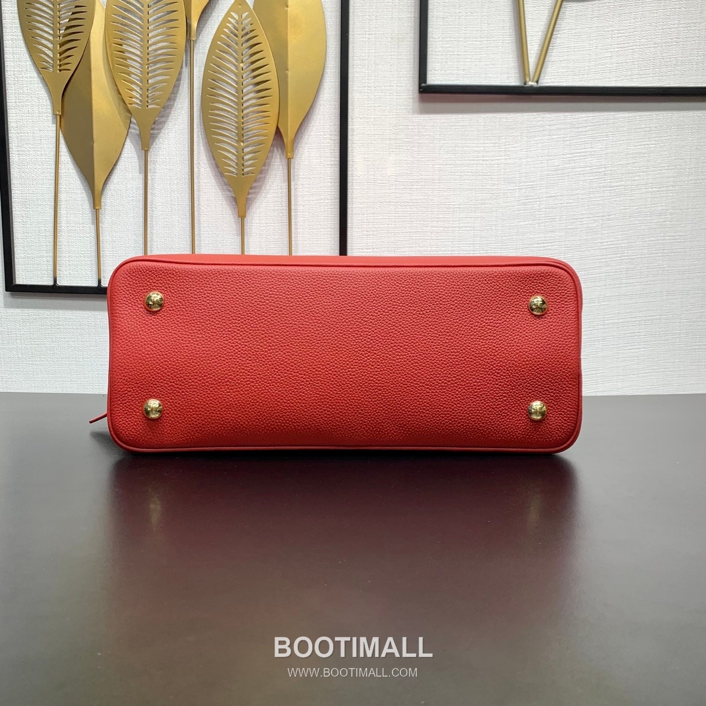 루이비통 카퓌신 라지 타우릴론 풀그레인 레더 V로고 플랩 그레이 토트백 Louis Vuitton Capucines Large Taurillon Full Grain Leather V Logo Flap Grey Tote Bag M26259 37.5cm 5