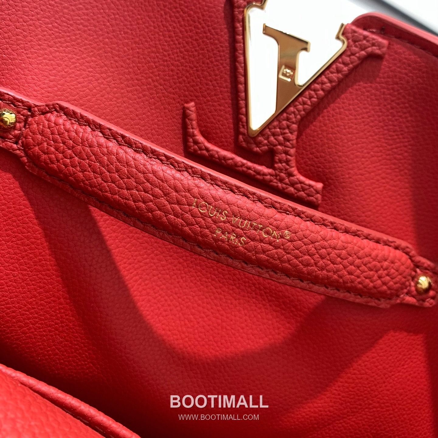 루이비통 카퓌신 라지 타우릴론 풀그레인 레더 V로고 플랩 그레이 토트백 Louis Vuitton Capucines Large Taurillon Full Grain Leather V Logo Flap Grey Tote Bag M26259 37.5cm 9