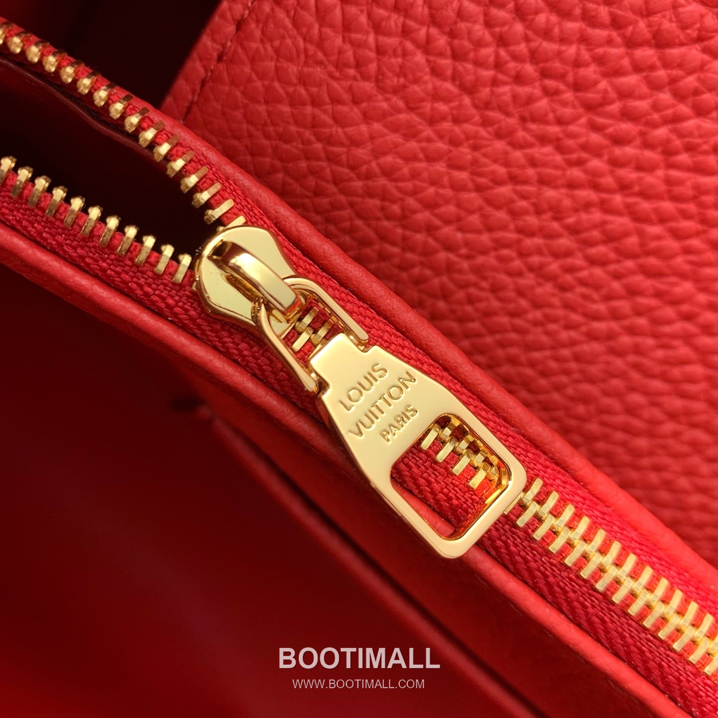 루이비통 카퓌신 라지 타우릴론 풀그레인 레더 V로고 플랩 그레이 토트백 Louis Vuitton Capucines Large Taurillon Full Grain Leather V Logo Flap Grey Tote Bag M26259 37.5cm 11