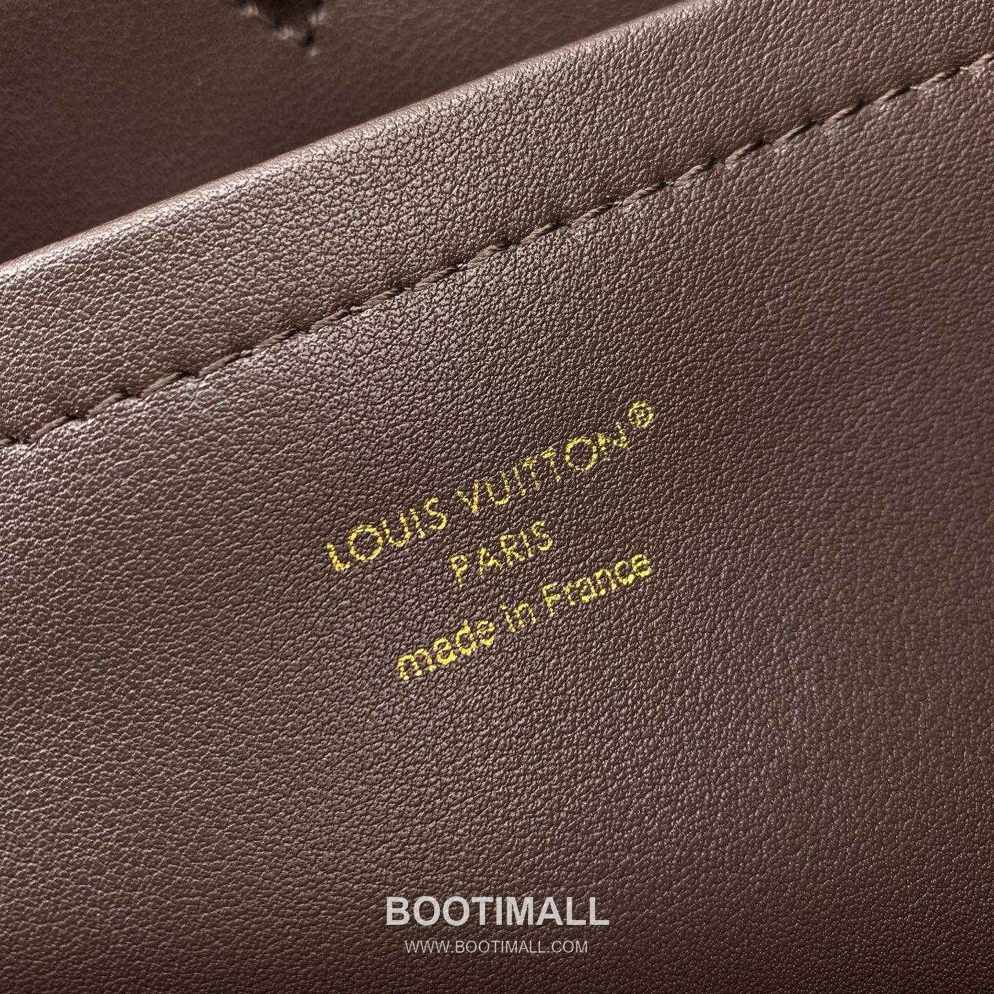 루이비통 카퓌신 라지 타우릴론 풀그레인 레더 V로고 플랩 그레이 토트백 Louis Vuitton Capucines Large Taurillon Full Grain Leather V Logo Flap Grey Tote Bag M26259 37.5cm 8