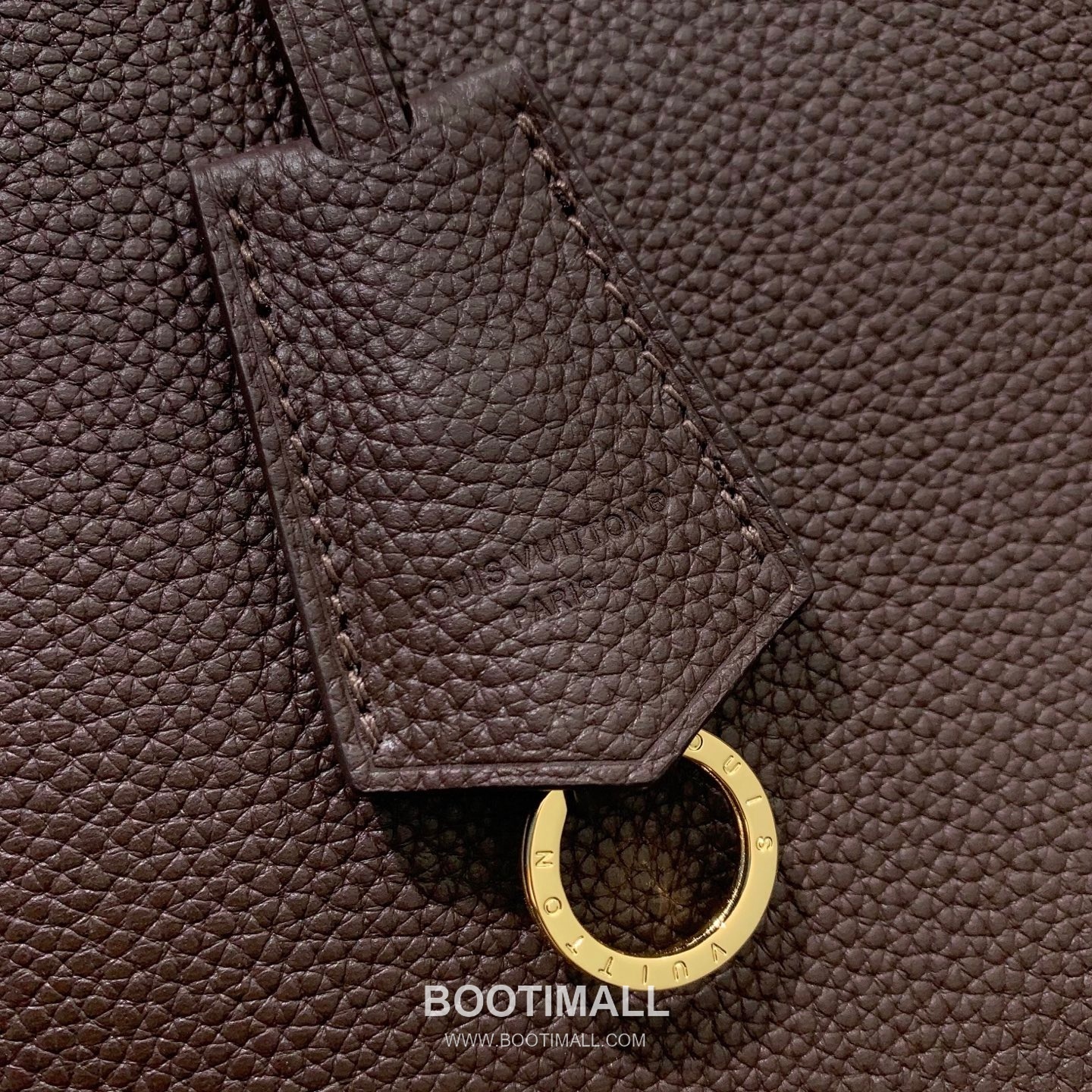 루이비통 카퓌신 라지 타우릴론 풀그레인 레더 V로고 플랩 그레이 토트백 Louis Vuitton Capucines Large Taurillon Full Grain Leather V Logo Flap Grey Tote Bag M26259 37.5cm 16