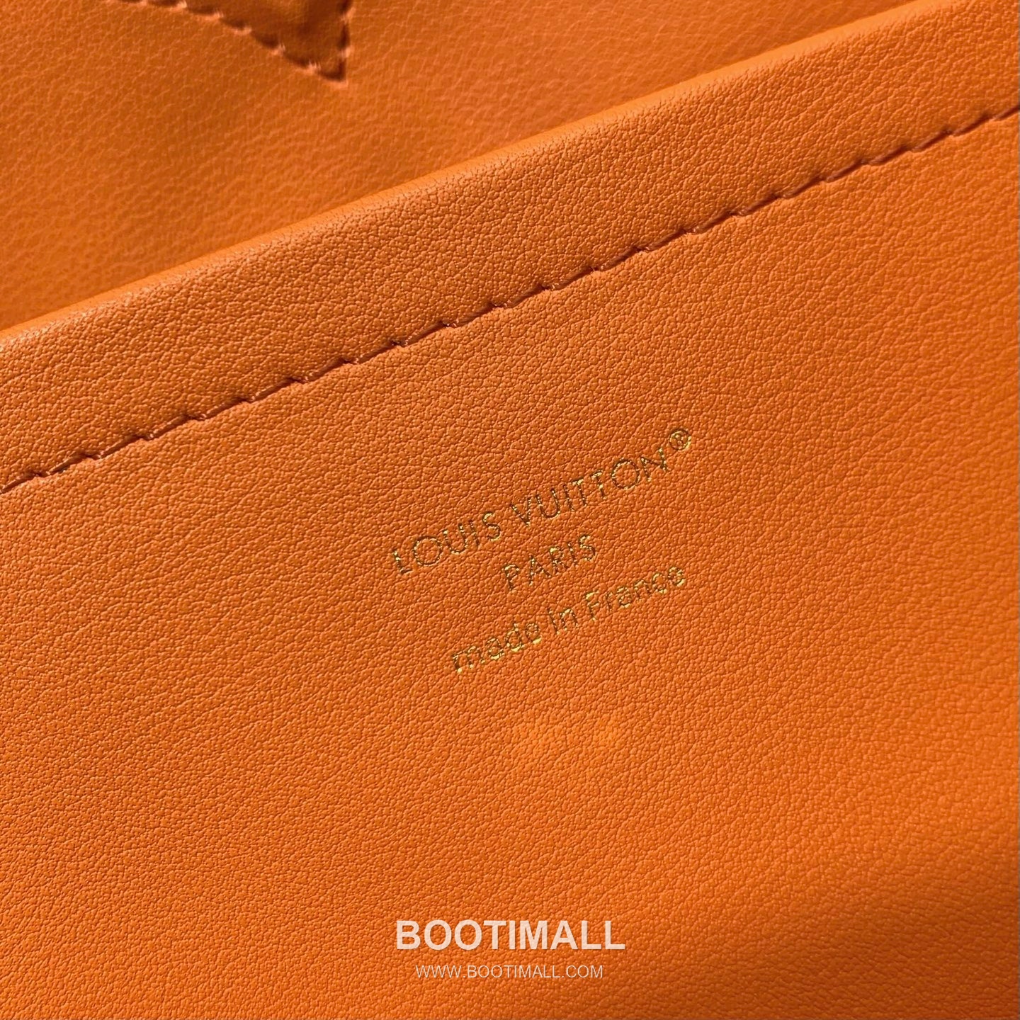 루이비통 카퓌신 라지 타우릴론 풀그레인 레더 V로고 플랩 그레이 토트백 Louis Vuitton Capucines Large Taurillon Full Grain Leather V Logo Flap Grey Tote Bag M26259 37.5cm 8