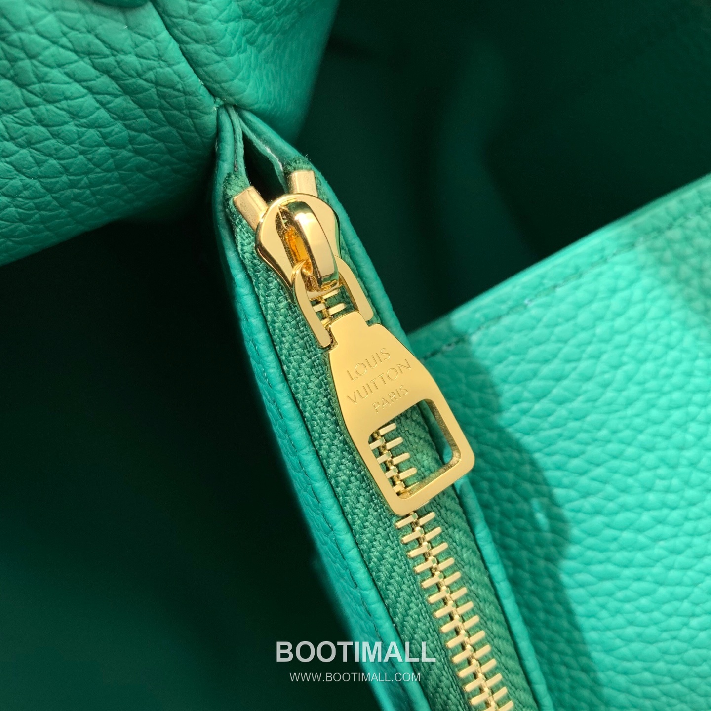 루이비통 카퓌신 라지 타우릴론 풀그레인 레더 V로고 플랩 블랙 토트백 Louis Vuitton Capucines Large Taurillon Full Grain Leather V Logo Flap Black Tote Bag M27261 37.5cm 10