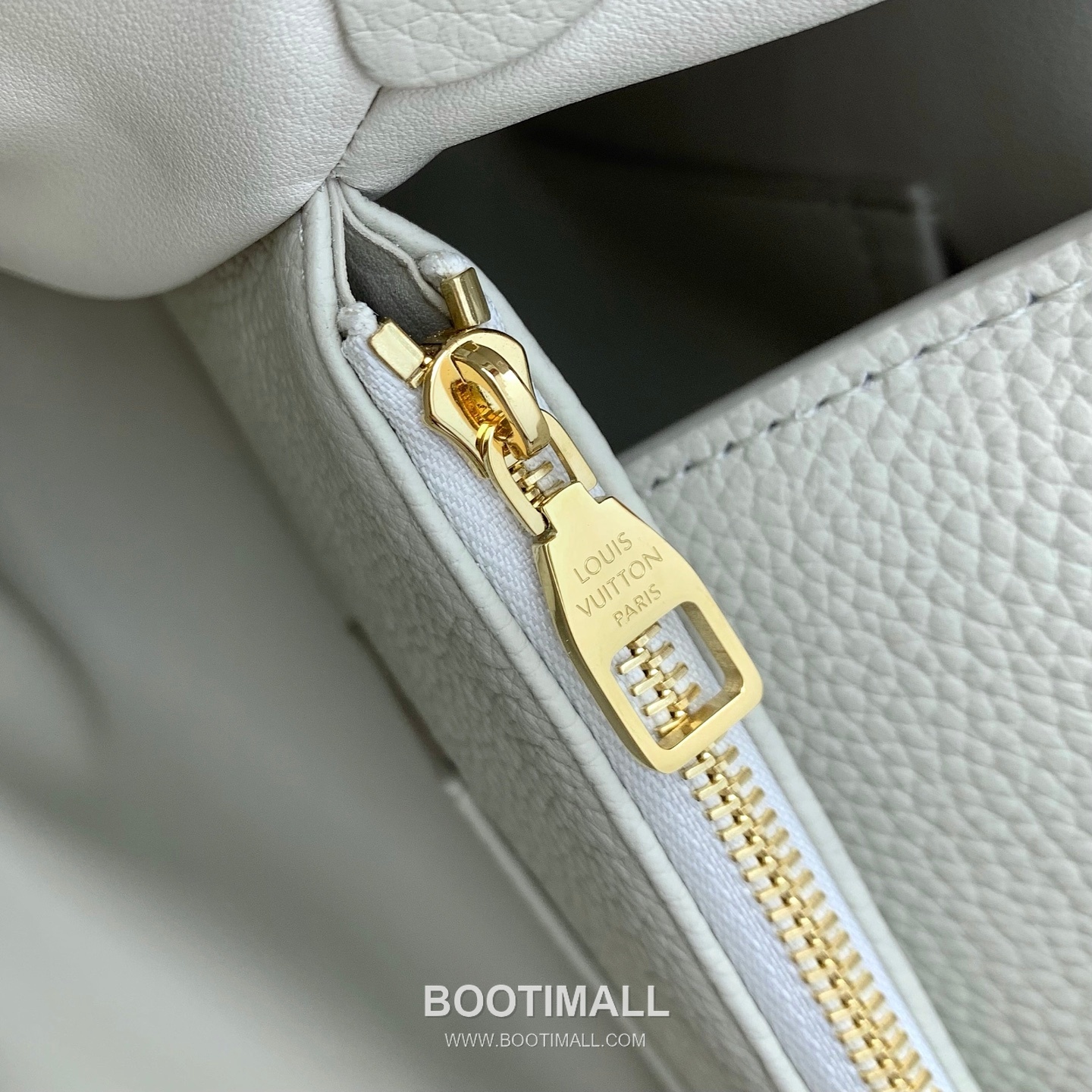 루이비통 카퓌신 라지 타우릴론 풀그레인 레더 V로고 플랩 베이지 토트백 Louis Vuitton Capucines Large Taurillon Full Grain Leather V Logo Flap Beige Tote Bag M27250 37.5cm 10