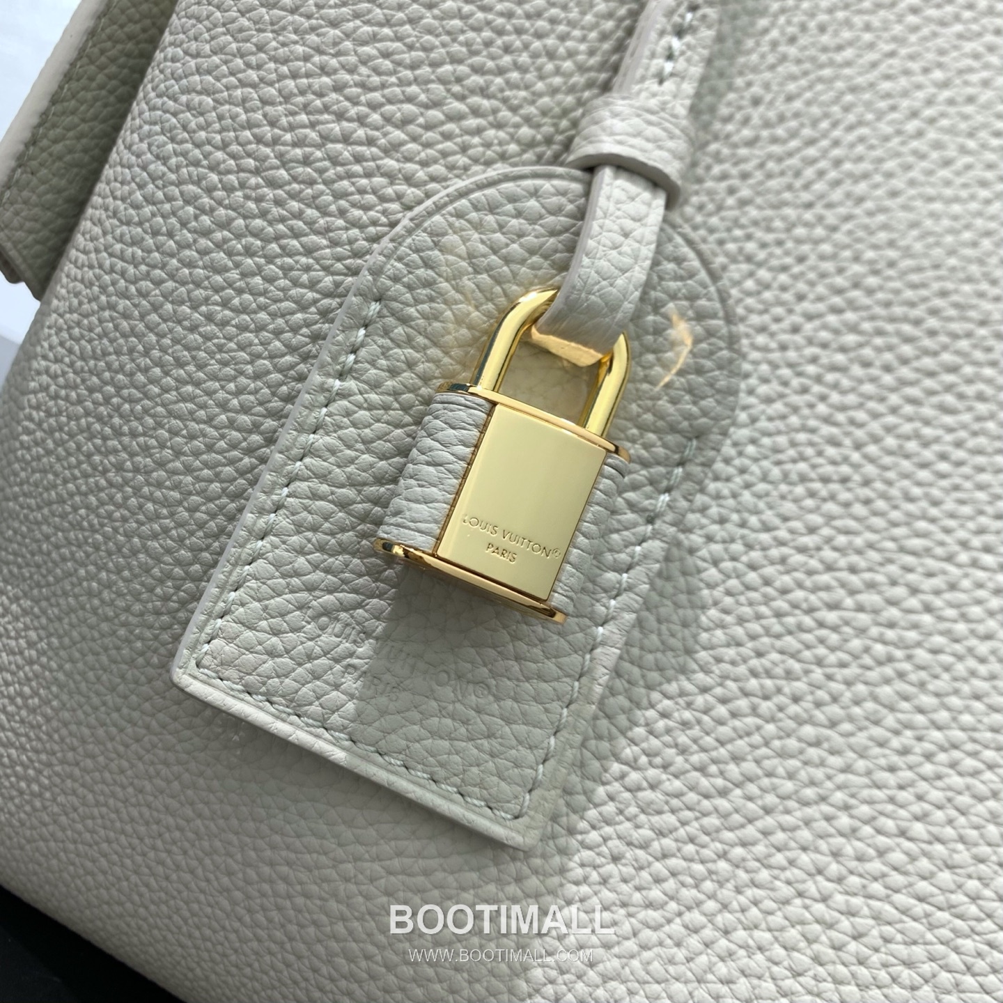 루이비통 카퓌신 라지 타우릴론 풀그레인 레더 V로고 플랩 베이지 토트백 Louis Vuitton Capucines Large Taurillon Full Grain Leather V Logo Flap Beige Tote Bag M27250 37.5cm 14