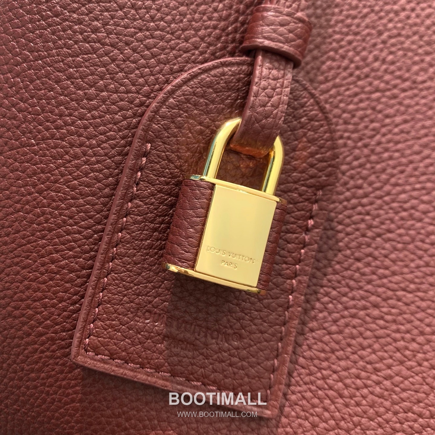 루이비통 카퓌신 라지 타우릴론 풀그레인 레더 V로고 플랩 그레이 토트백 Louis Vuitton Capucines Large Taurillon Full Grain Leather V Logo Flap Grey Tote Bag M26259 37.5cm 15