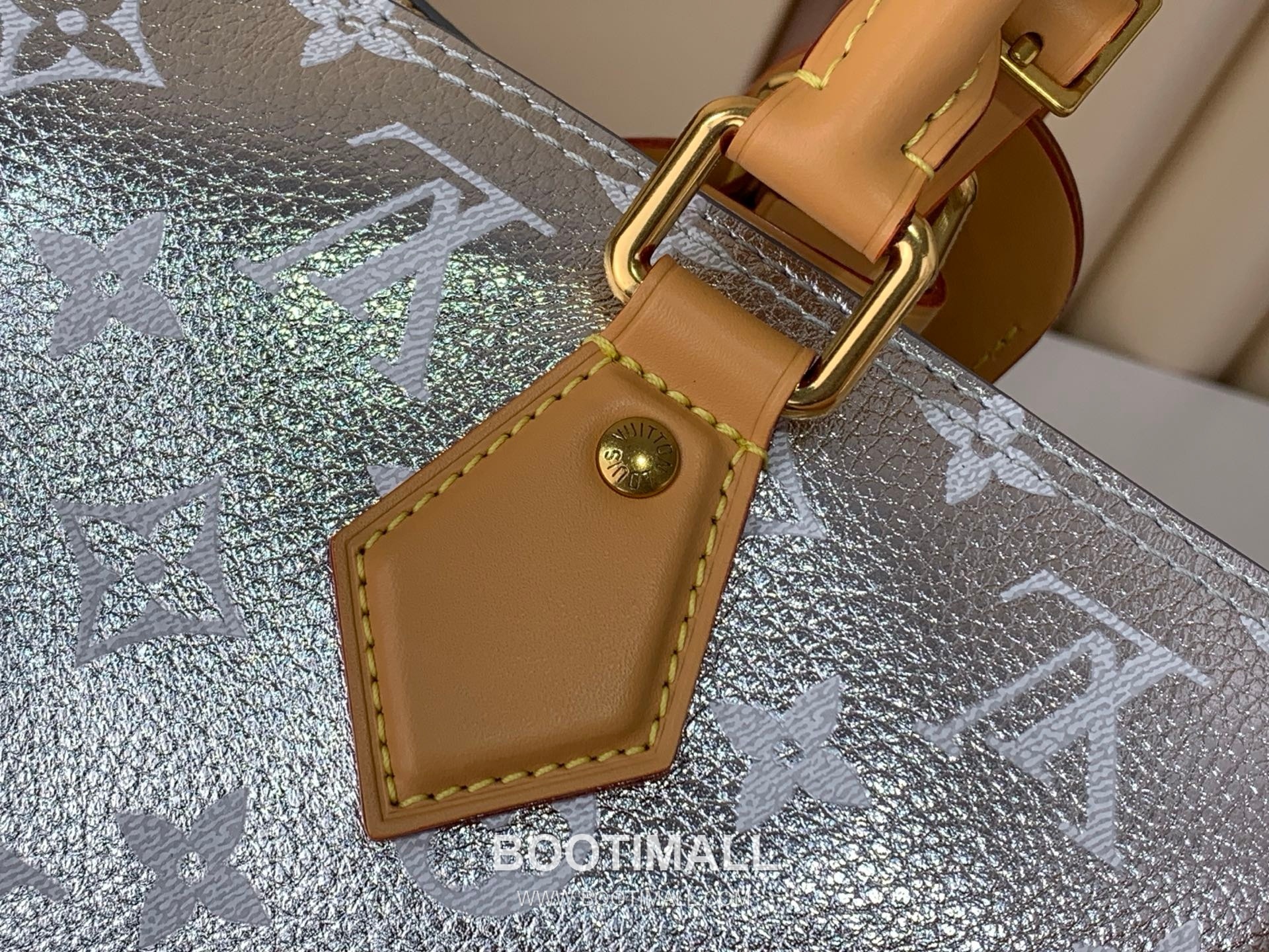 루이비통 스피디 P9 반둘리에 30 모노그램 카프스킨 레더 실버 더플백 Louis Vuitton Speedy P9 Bandouliere 30 Monogram Calfskin Leather Silver Duffle Bag M28384 32cm 11