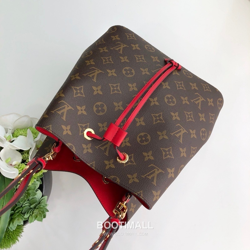 루이비통 네오노에 모노그램 코팅 캔버스 카프스킨 레더 트리밍 멀티컬러 버킷백 Louis Vuitton Neonoe Monogram Coated Canvas Calfskin Leather Trim Multicolor Bucket Bag M44021 26cm 2