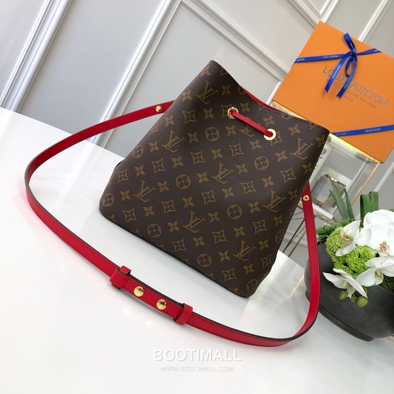 루이비통 네오노에 모노그램 코팅 캔버스 카프스킨 레더 트리밍 멀티컬러 버킷백 Louis Vuitton Neonoe Monogram Coated Canvas Calfskin Leather Trim Multicolor Bucket Bag M44021 26cm 4