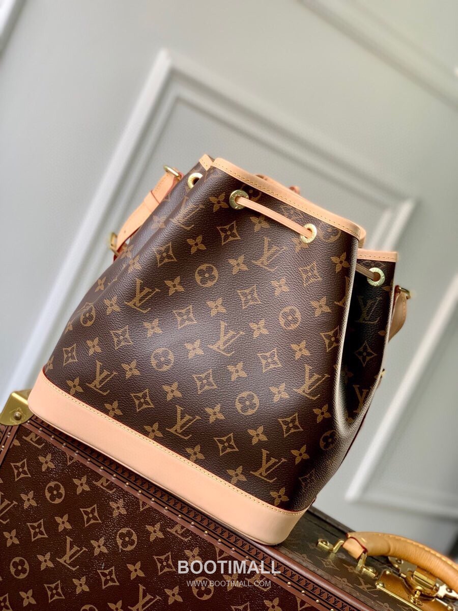 루이비통 노에 BB 모노그램 코팅 캔버스 레더 트리밍 브라운 버킷백 Louis Vuitton Noe BB Monogram Coated Canvas Leather Trim Brown Bucket Bag N40818 27cm 2
