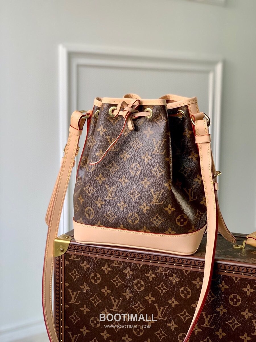 루이비통 노에 BB 모노그램 코팅 캔버스 레더 트리밍 브라운 버킷백 Louis Vuitton Noe BB Monogram Coated Canvas Leather Trim Brown Bucket Bag M40817 24cm 1