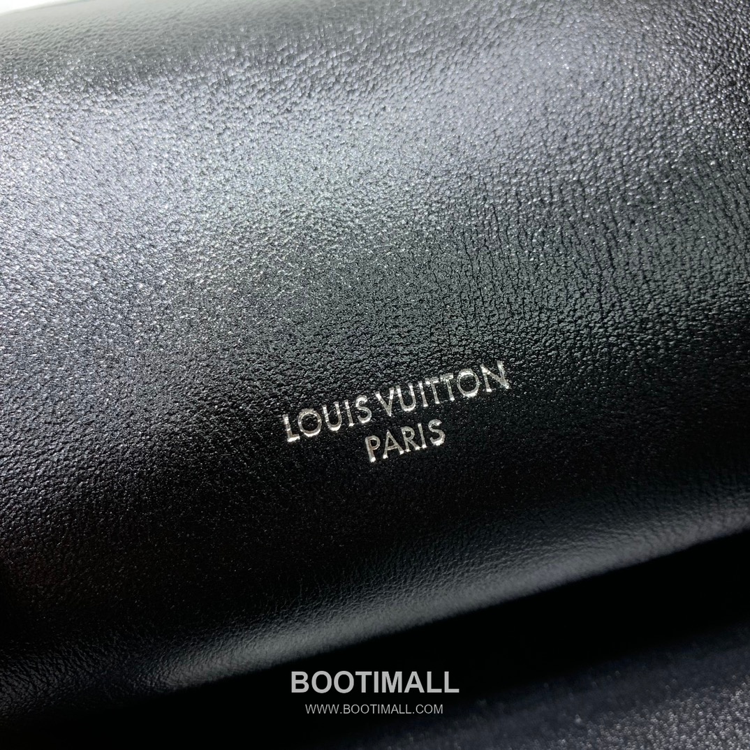 루이비통 포쉐트 바이브 램스킨 레더 체인 스트랩 블랙 숄더백 Louis Vuitton Pochette Vibe Lambskin Leather Chain Strap Black Shoulder Bag M14544 25cm 5