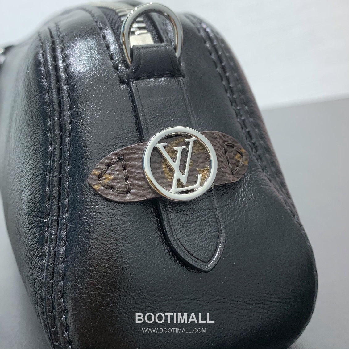 루이비통 포쉐트 바이브 램스킨 레더 체인 스트랩 블랙 숄더백 Louis Vuitton Pochette Vibe Lambskin Leather Chain Strap Black Shoulder Bag M14544 25cm 7