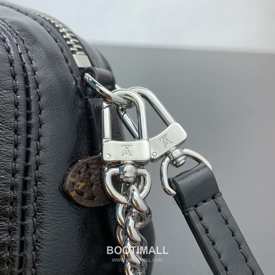 루이비통 포쉐트 바이브 램스킨 레더 체인 스트랩 블랙 숄더백 Louis Vuitton Pochette Vibe Lambskin Leather Chain Strap Black Shoulder Bag M14544 25cm 8