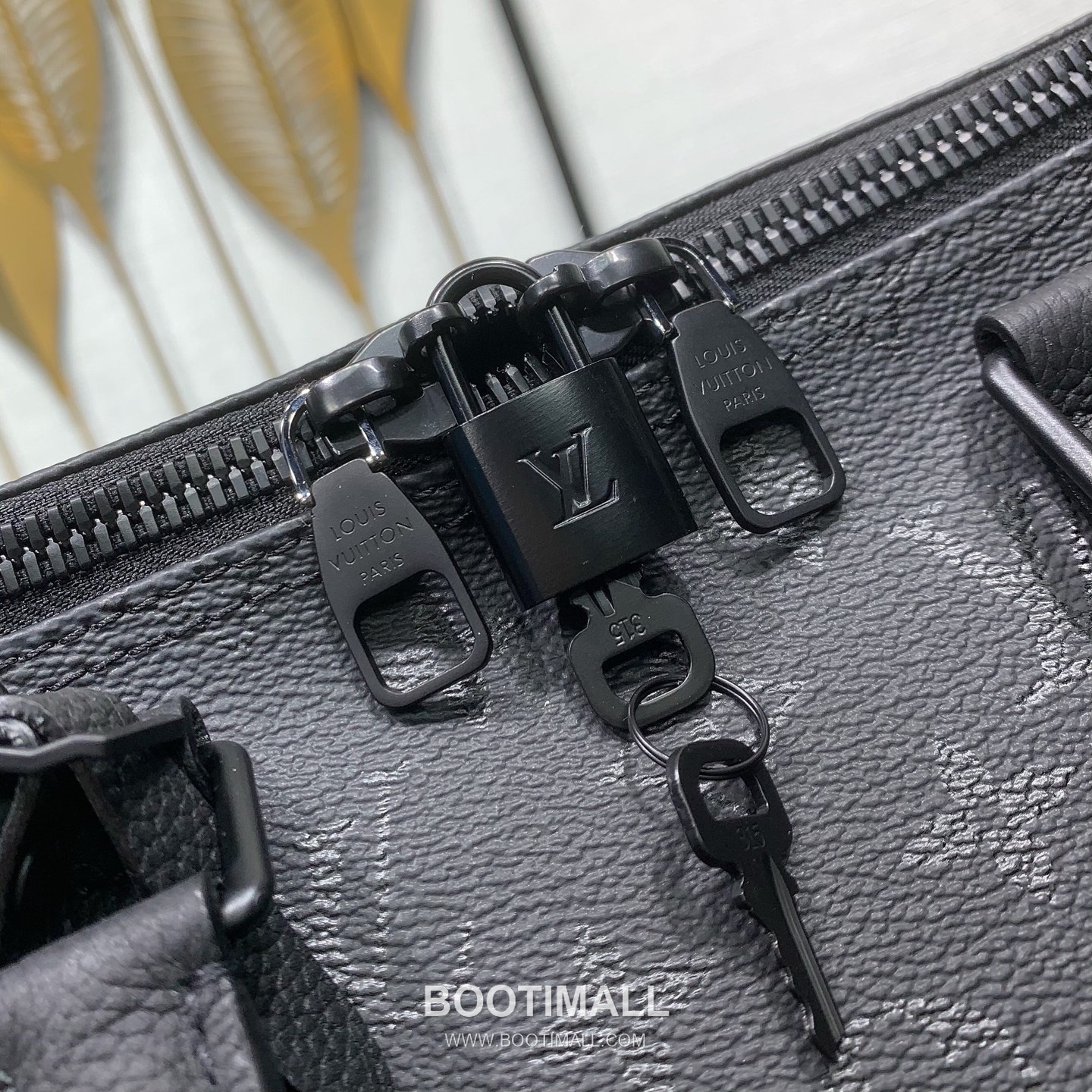 루이비통 키폴 반둘리에 45 모노그램 미드나잇 코팅 캔버스 레더 트리밍 블랙 여행가방 Louis Vuitton Keepall Bandouliere 45 Monogram Midnight Coated Canvas Leather Trim Black Duffle Bag M28403 45cm 7