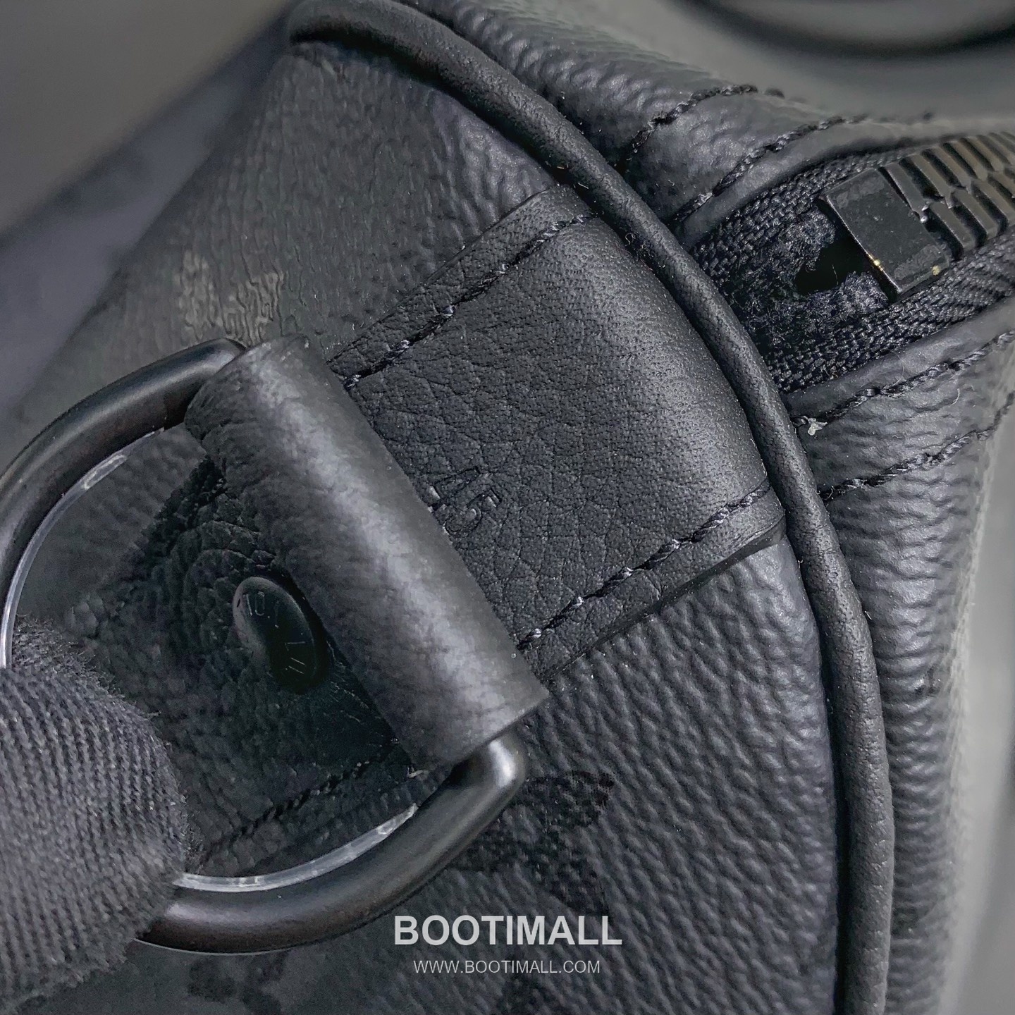 루이비통 키폴 반둘리에 45 모노그램 미드나잇 코팅 캔버스 레더 트리밍 블랙 여행가방 Louis Vuitton Keepall Bandouliere 45 Monogram Midnight Coated Canvas Leather Trim Black Duffle Bag M28403 45cm 11