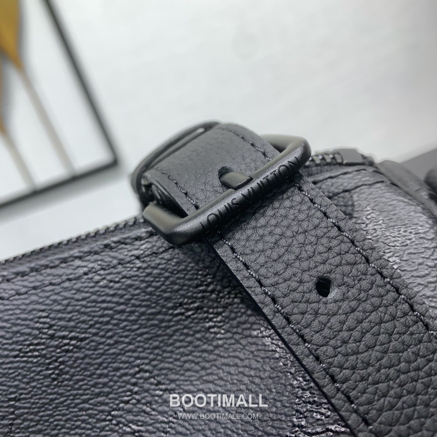 루이비통 키폴 반둘리에 45 모노그램 미드나잇 코팅 캔버스 레더 트리밍 블랙 여행가방 Louis Vuitton Keepall Bandouliere 45 Monogram Midnight Coated Canvas Leather Trim Black Duffle Bag M28403 45cm 13