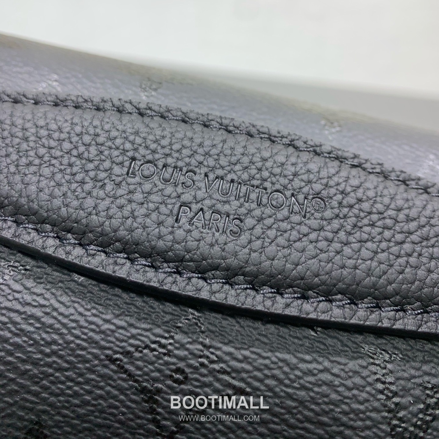 루이비통 러시 범백 모노그램 미드나잇 코팅 캔버스 레더 트리밍 블랙 힙색 Louis Vuitton Rush Bumbag Monogram Midnight Coated Canvas Leather Trim Black Belt Bag M26763 30cm 10