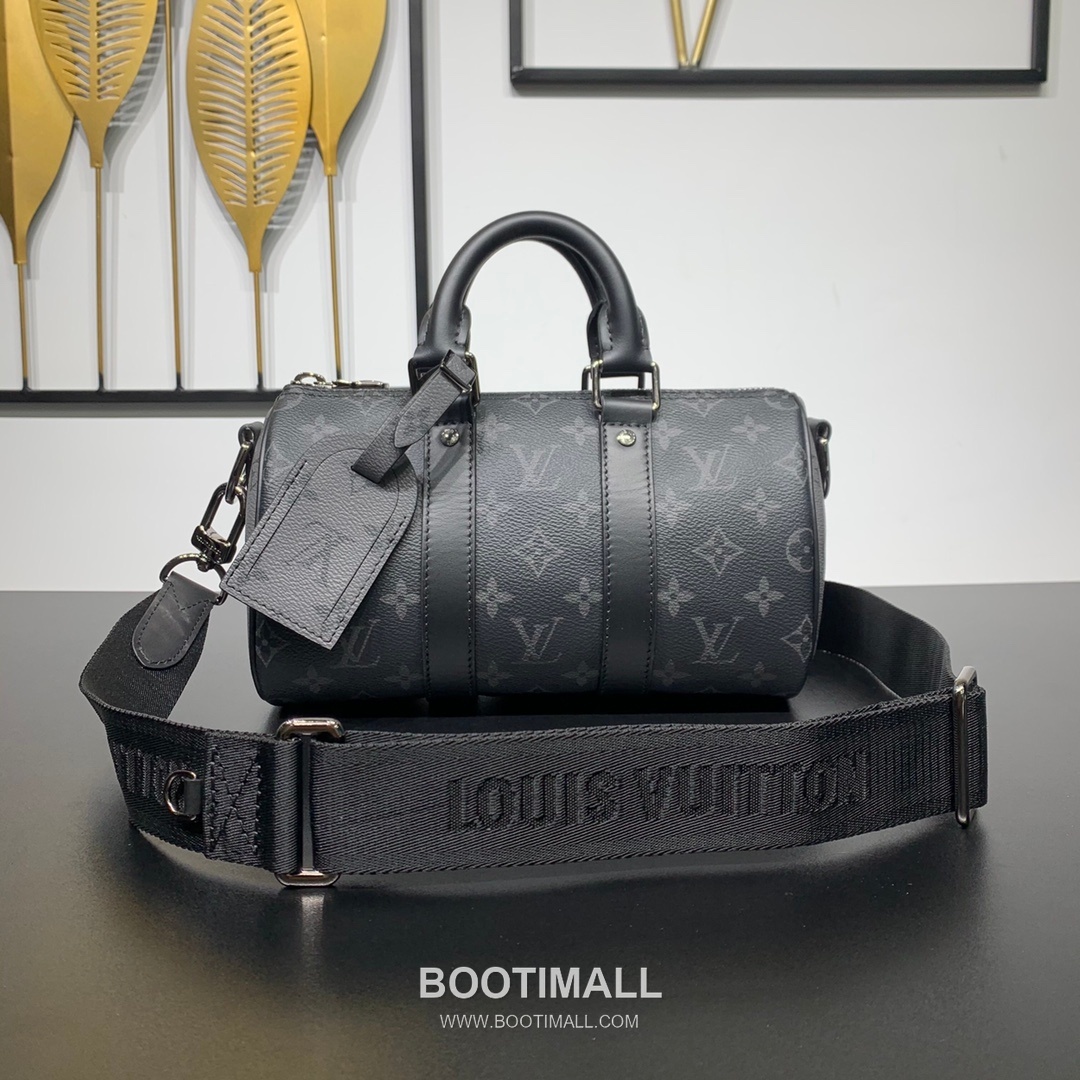 루이비통 키폴 25 모노그램 이클립스 리버스 캔버스 레더 트리밍 블랙 더플백 Louis Vuitton Keepall 25 Monogram Eclipse Reverse Canvas Leather Trim Black Duffle Bag M46271 25cm 1