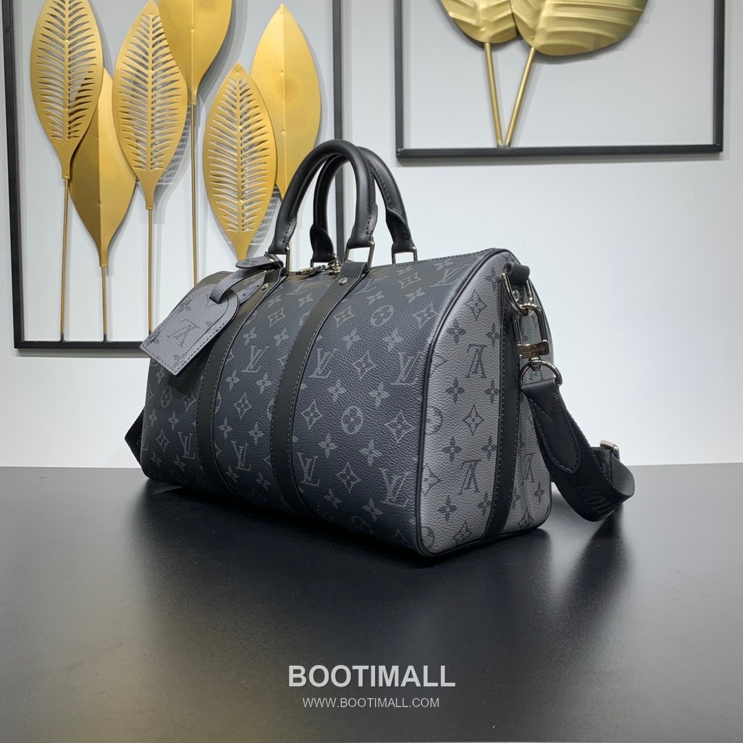 루이비통 키폴 반둘리에 35 모노그램 이클립스 코팅 캔버스 레더 트리밍 블랙 더플백 Louis Vuitton Keepall Bandouliere 35 Monogram Eclipse Coated Canvas Leather Trim Black Duffle Bag M46655 34cm 2