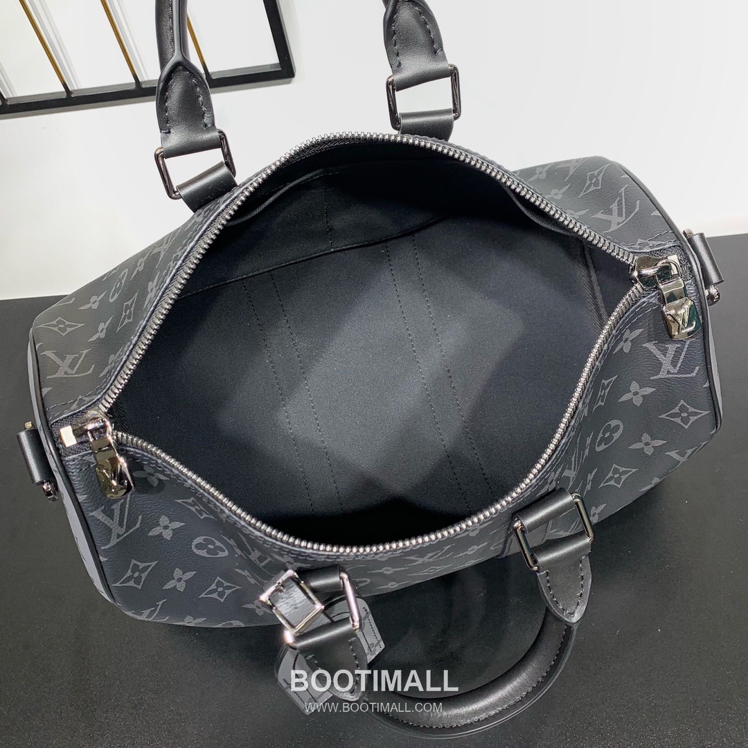 루이비통 키폴 반둘리에 35 모노그램 이클립스 코팅 캔버스 레더 트리밍 블랙 더플백 Louis Vuitton Keepall Bandouliere 35 Monogram Eclipse Coated Canvas Leather Trim Black Duffle Bag M46655 34cm 4