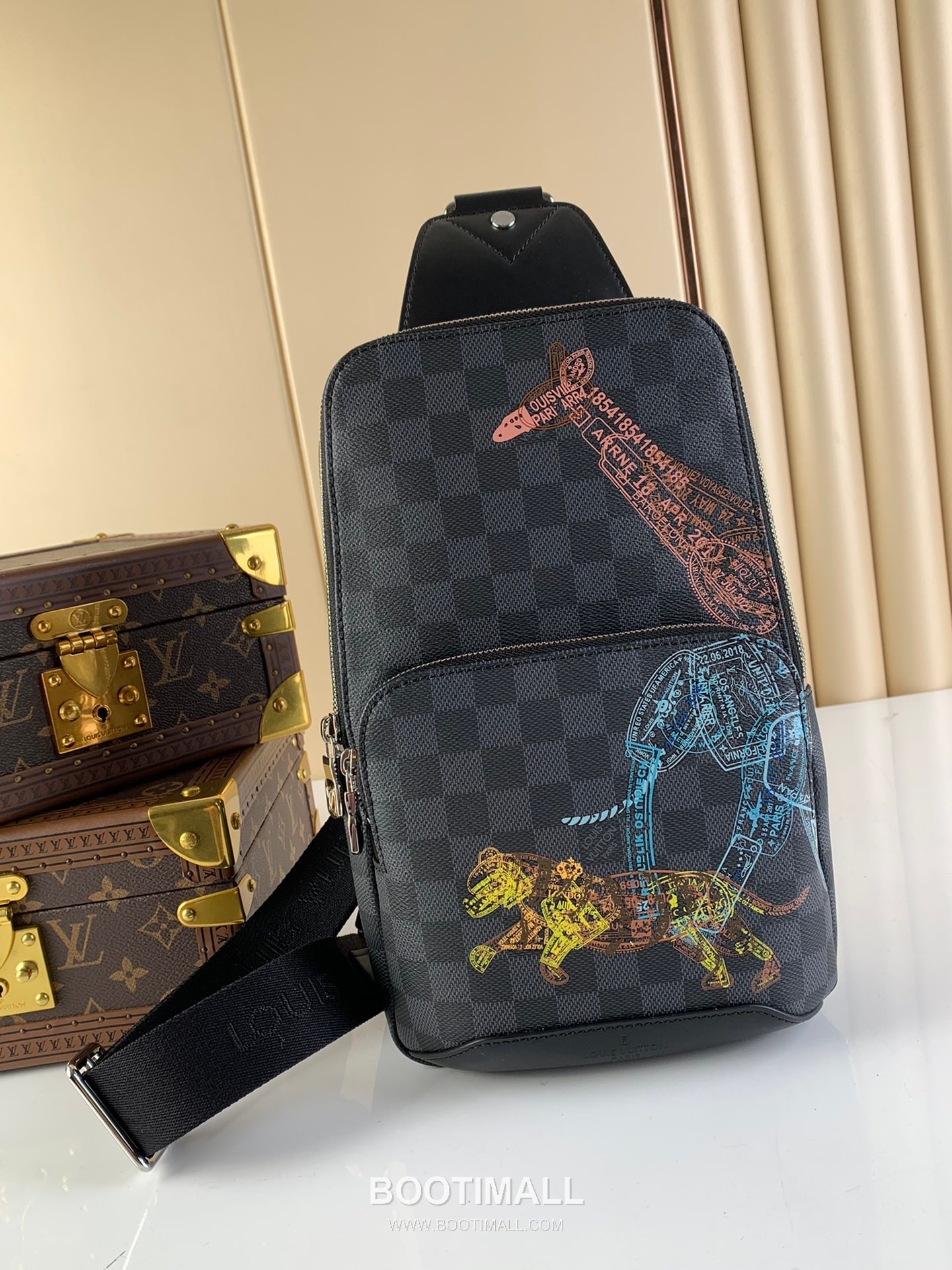 루이비통 애비뉴 슬링백 다미에 그래파이트 캔버스 레더 트리밍 블랙 크로스백 Louis Vuitton Avenue Sling Bag Damier Graphite Canvas Leather Trim Black Crossbody Bag N45277 31cm 2