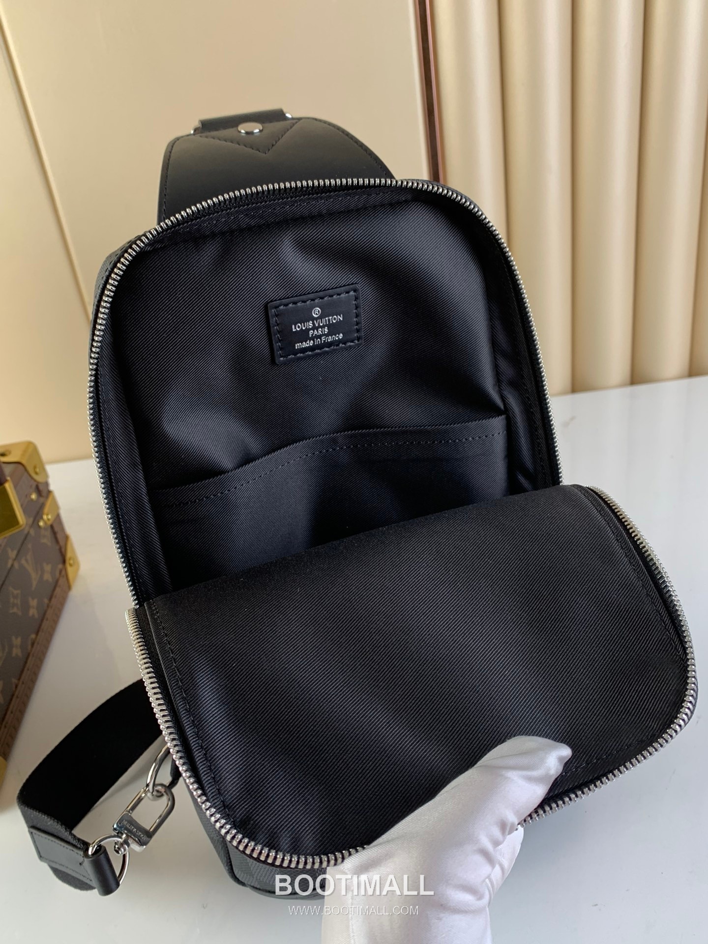 루이비통 애비뉴 슬링백 다미에 그래파이트 캔버스 레더 트리밍 블랙 크로스백 Louis Vuitton Avenue Sling Bag Damier Graphite Canvas Leather Trim Black Crossbody Bag N45277 31cm 8