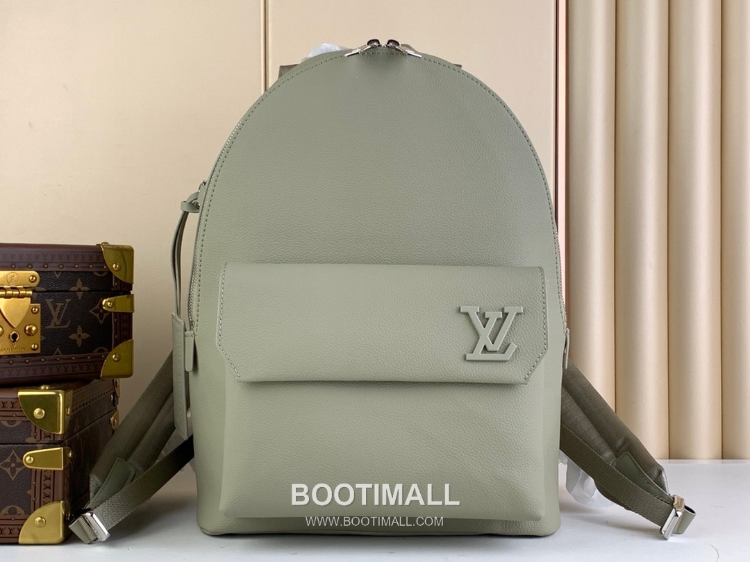 루이비통 에어로그램 백팩 그레인 카프스킨 레더 LV 메탈 로고 그레이 백팩 Louis Vuitton Aerogram Backpack Grain Calfskin Leather LV Metal Logo Grey Backpack M22503 43cm 1